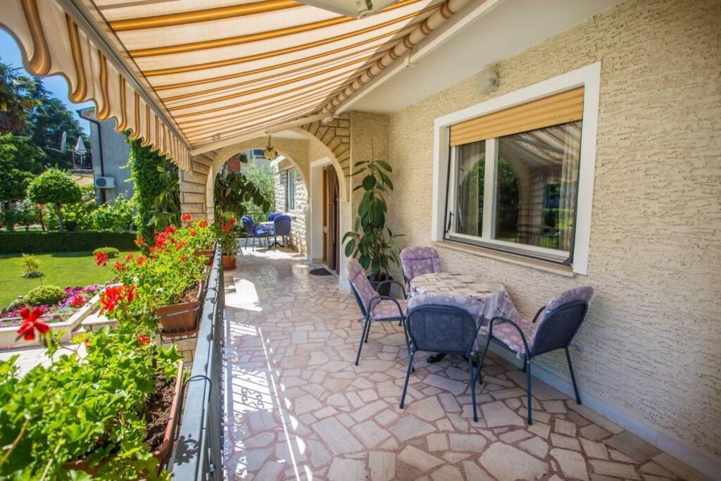 Garden View Apartment In Porec For 2 - 3 Persons Kültér fotó