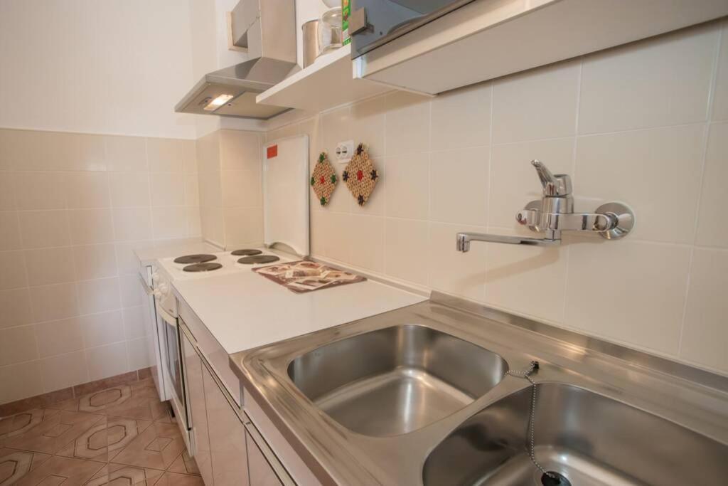 Garden View Apartment In Porec For 2 - 3 Persons Kültér fotó